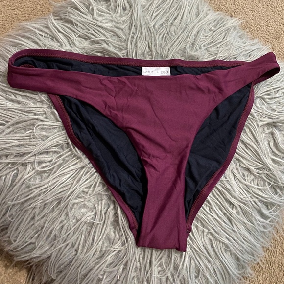 petal + sea by PQ WOMEN’s LOW RISE SCOOP FULL BIKINI BOTTOM in WINE RED Size- L - Picture 4 of 8